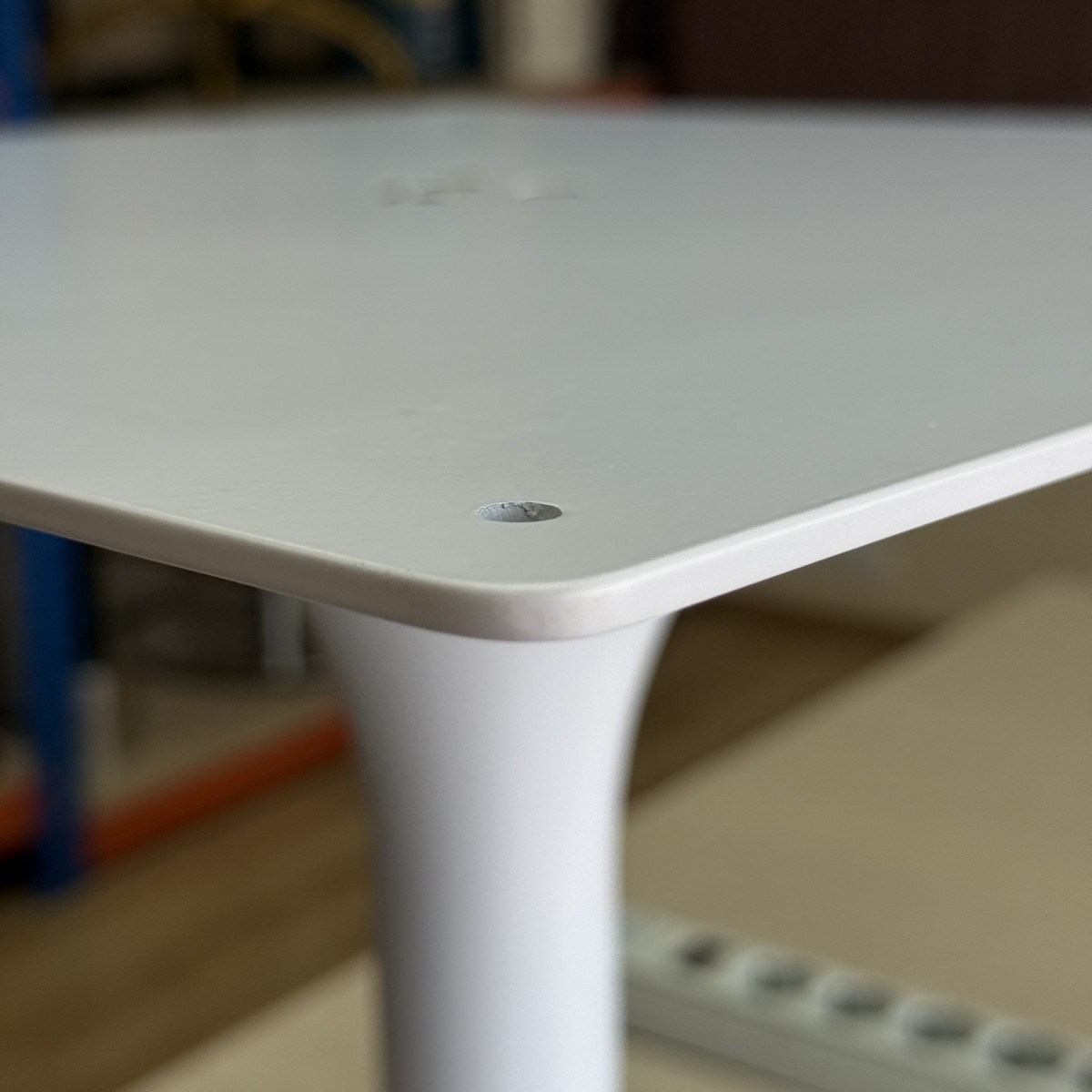 Подстолье Tulip журнальное, белый матовый цвет, для больших столешниц, для лобби-баров, модель 6019W