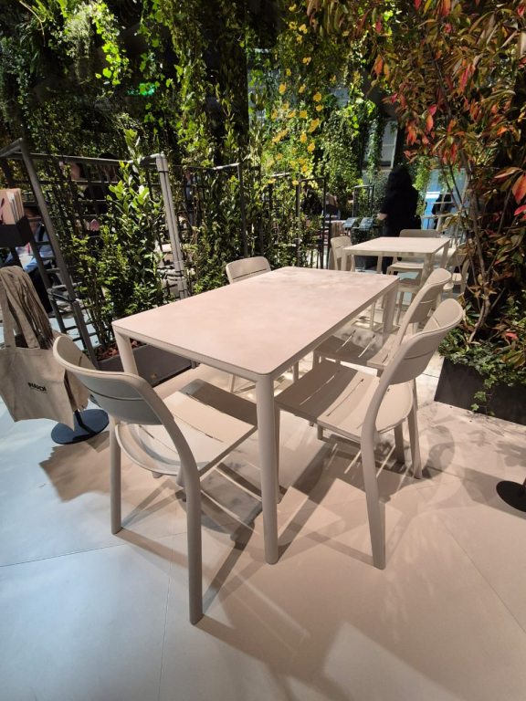 Стул пластиковый Cassia Bistrot бежевый