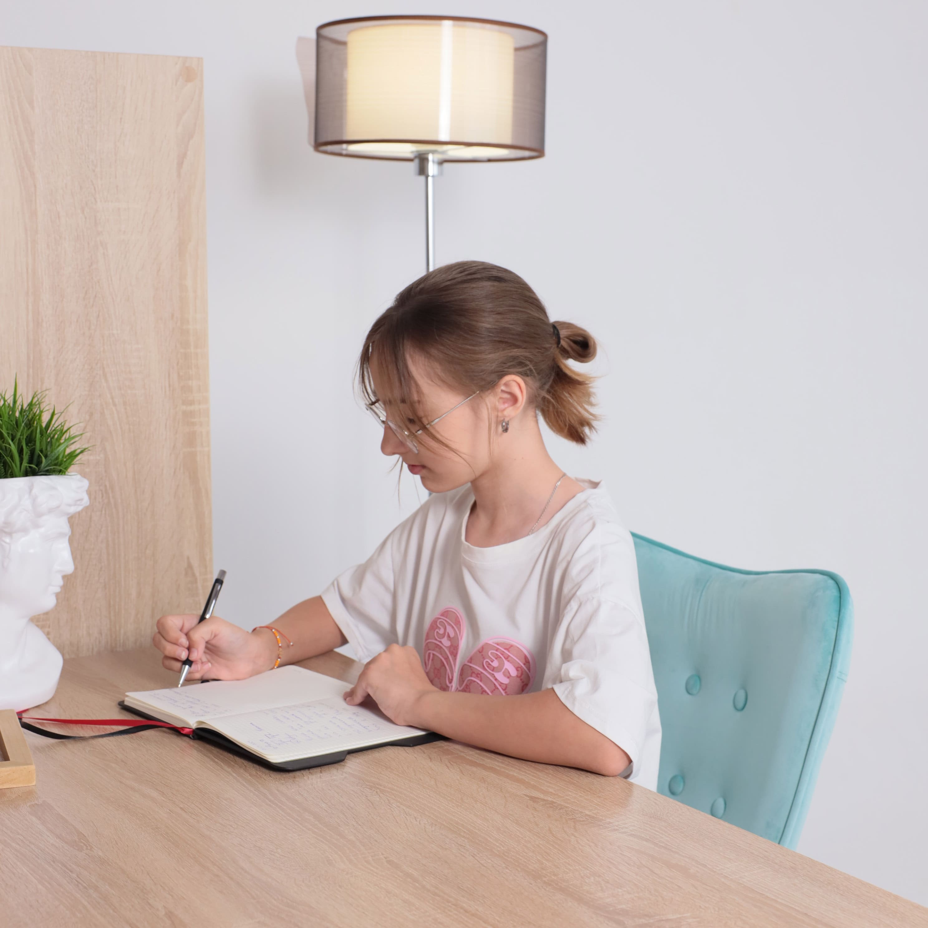 Кресло поворотное Bella, мятный, велюр