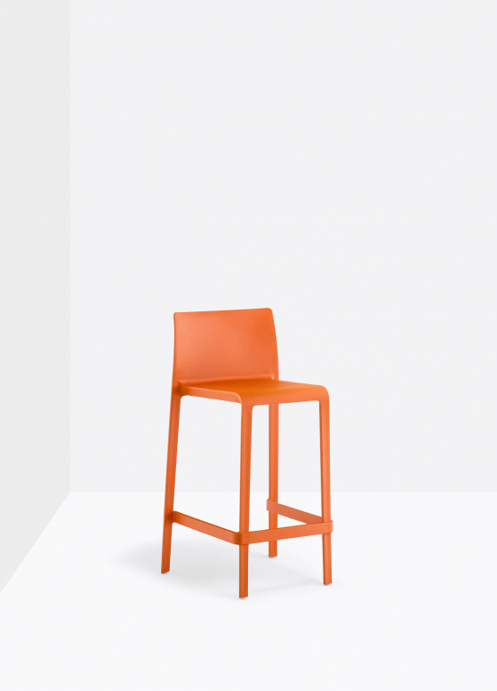 Стул пластиковый полубарный Volt оранжевый