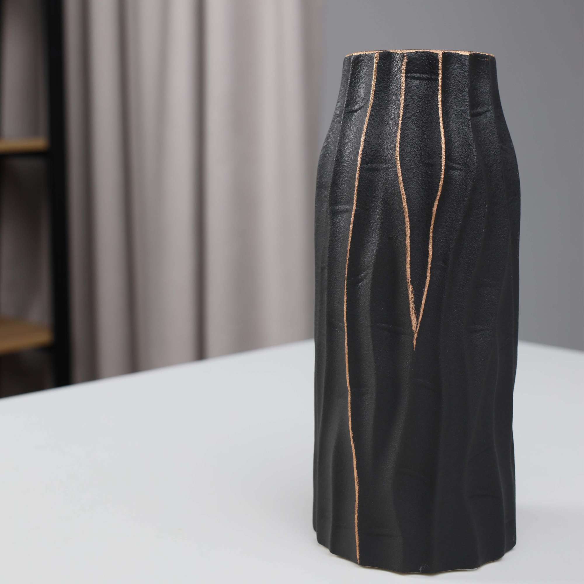 Ваза керамическая WOOD, черный, 10,5*10,5*24см