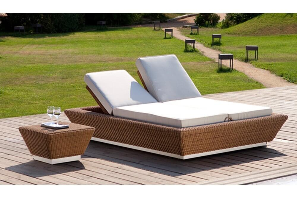 Лаунж-лежак плетеный Zoe бежевый люкс