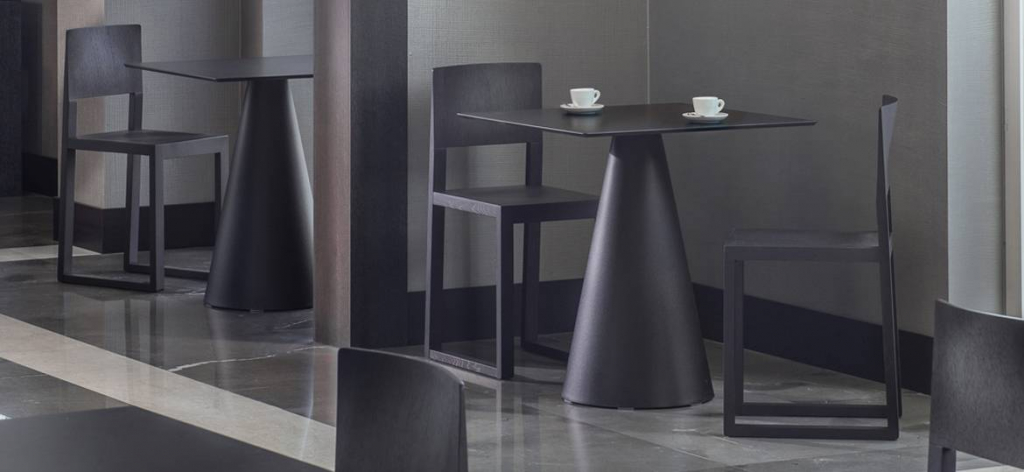 Подстолье пластиковое Ikon черный