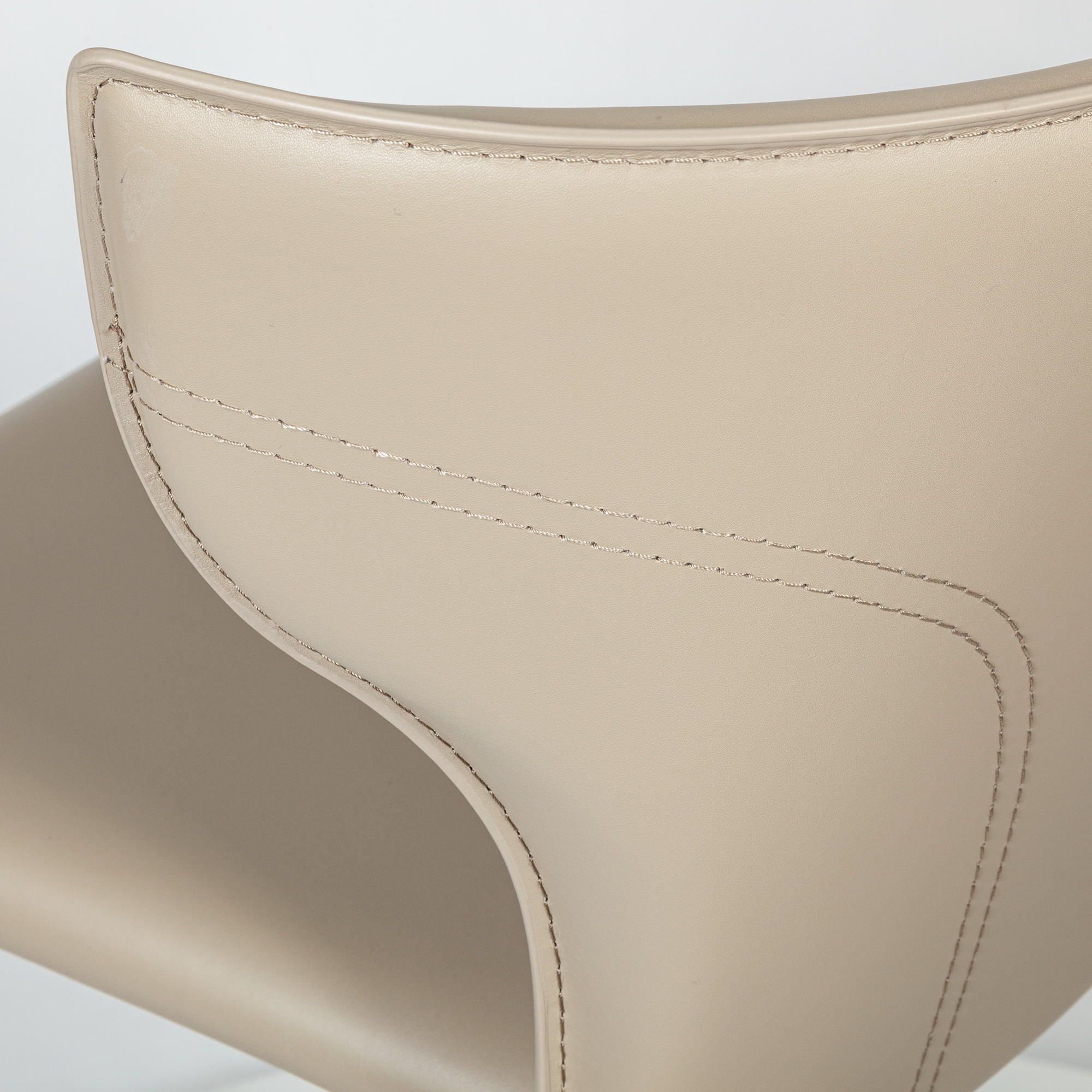 Стул полубарный Аустин, кожа нуга