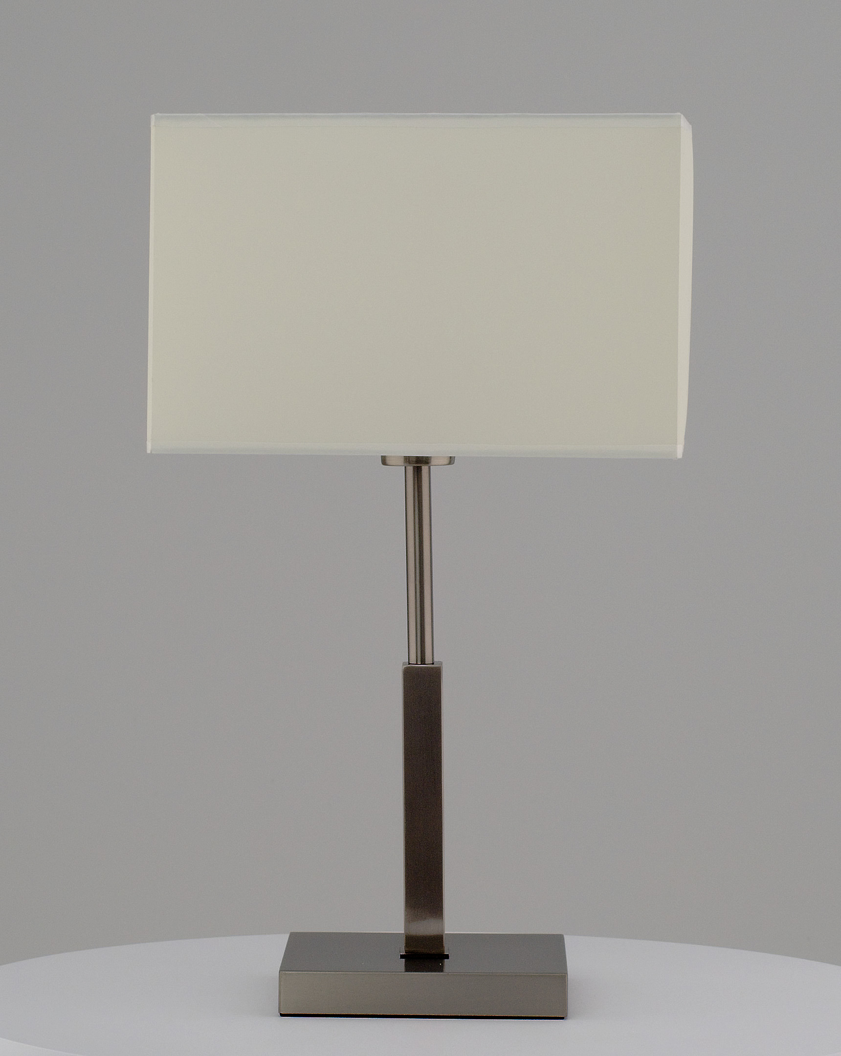 Лампа настольная Moderli V11138-1T Solitude