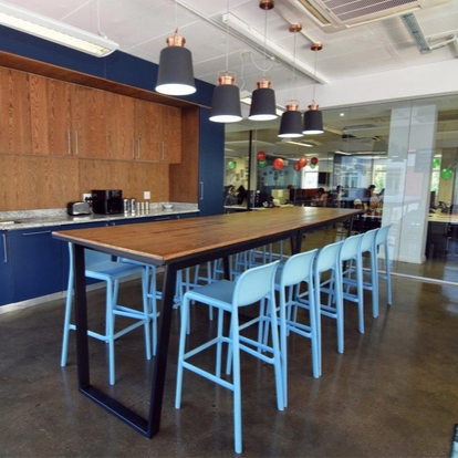 Стул пластиковый полубарный Faro Mini голубой