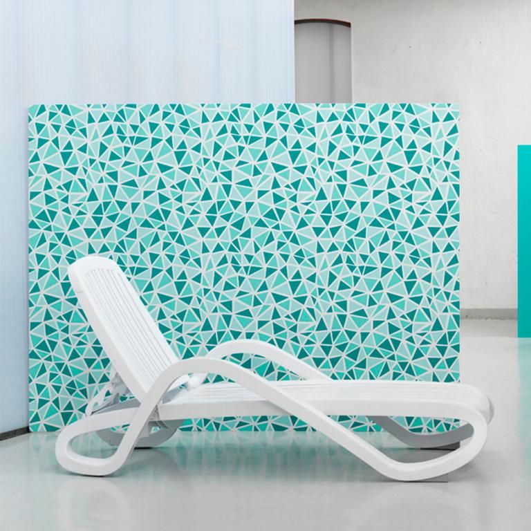 Шезлонг-лежак пластиковый Eden белый