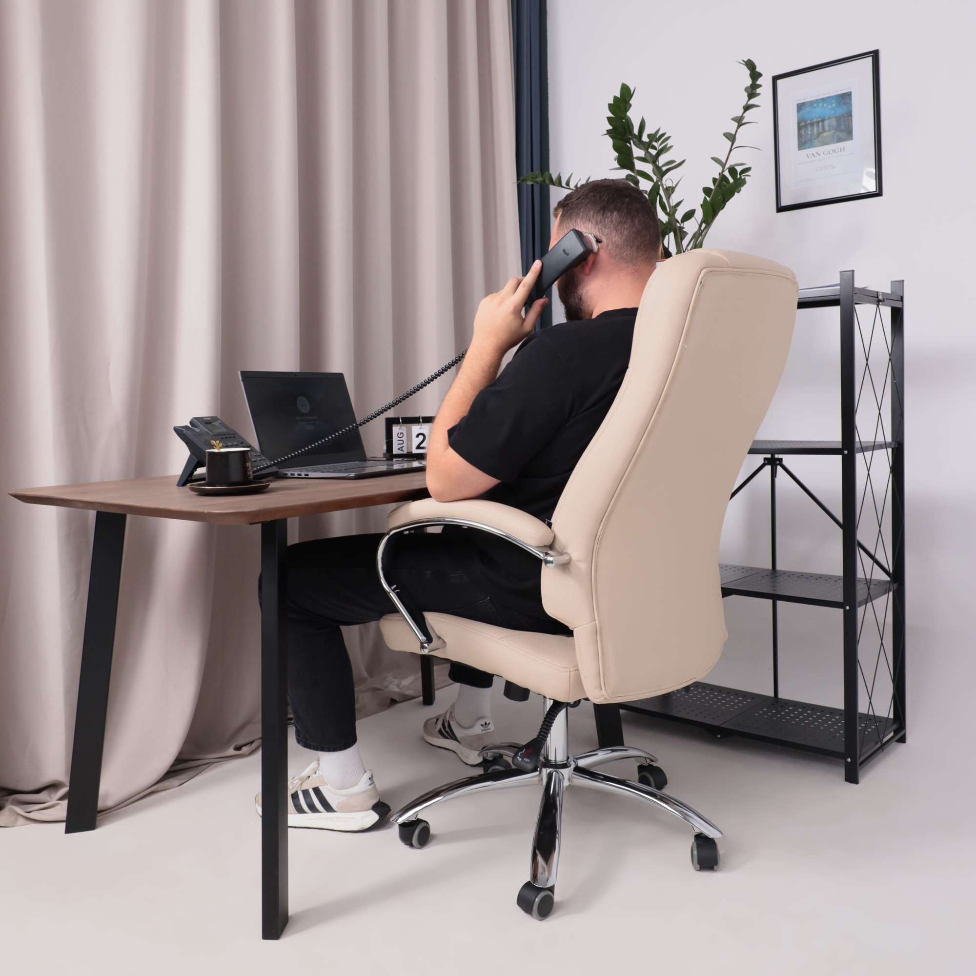 Кресло поворотное King, бежевый, экокожа