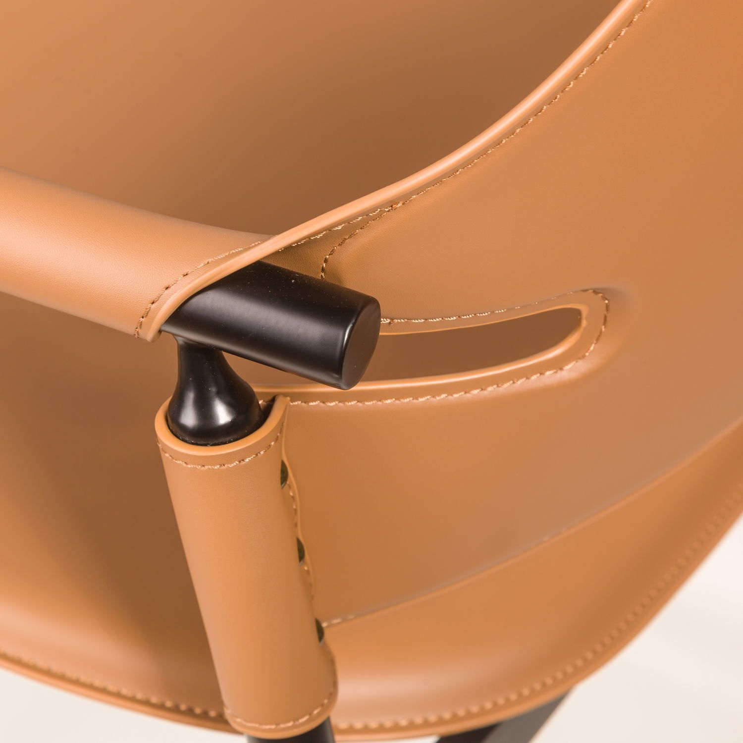 Стул с подлокотниками Сьют, коричневый