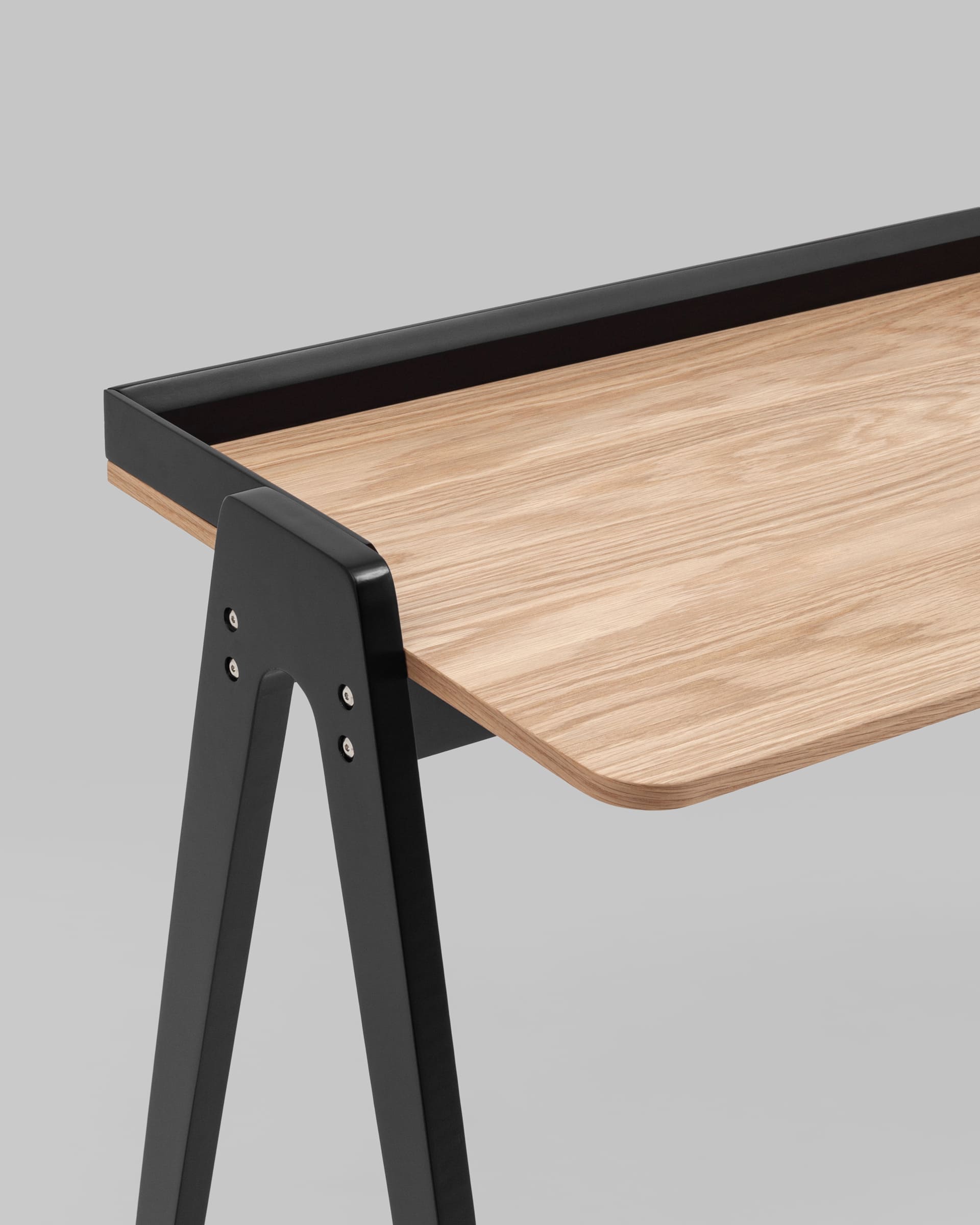 Стол письменный Pyramid 118*53 светлое дерево/черный