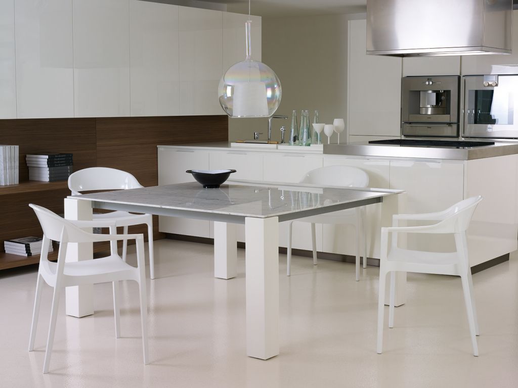 Кресло пластиковое Carmen белый