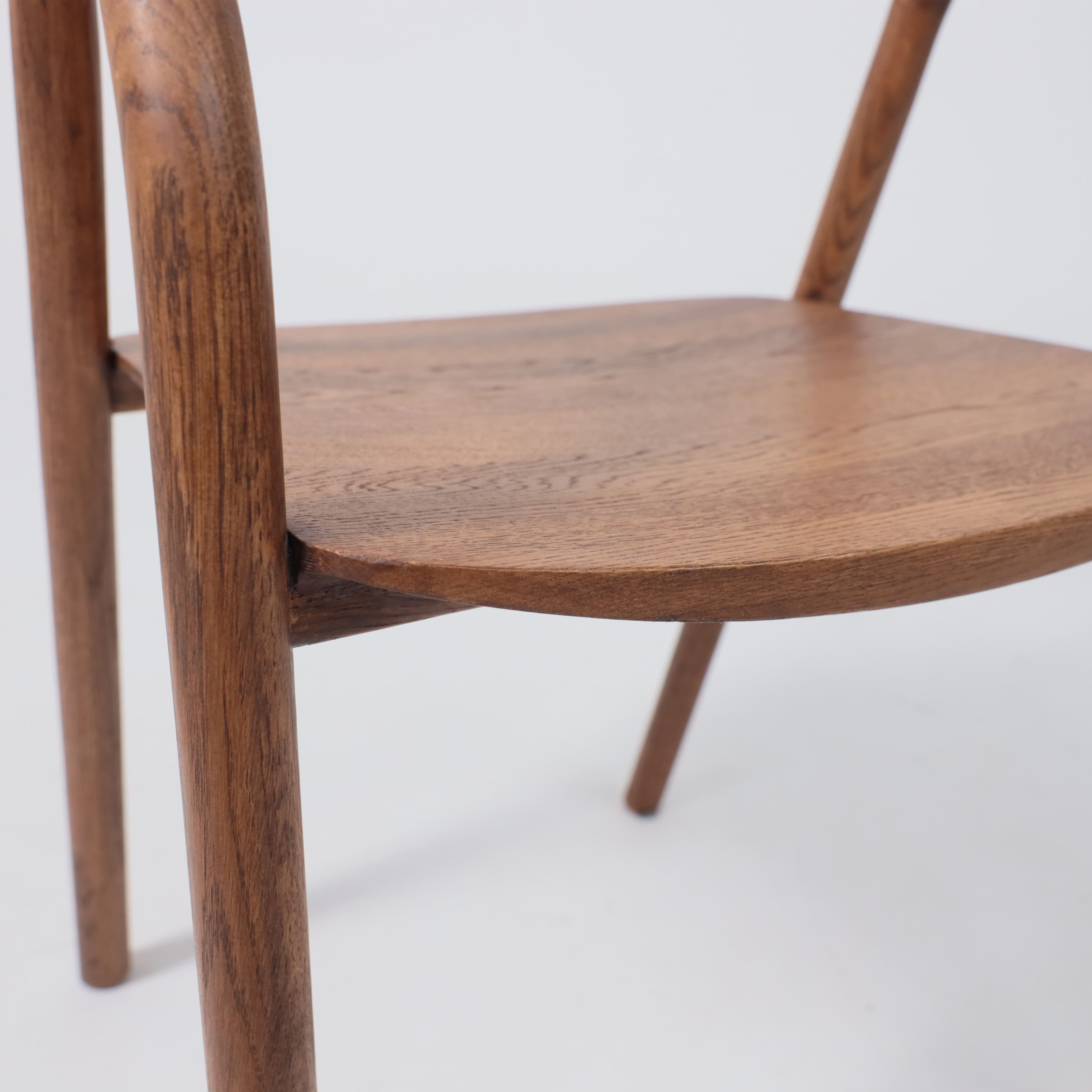 Стул Био, покрытие коньяк, массив дуба