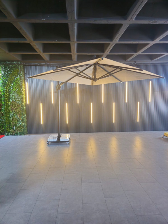 Зонт профессиональный 3х4 м Banana Plus Premier черный, натуральный