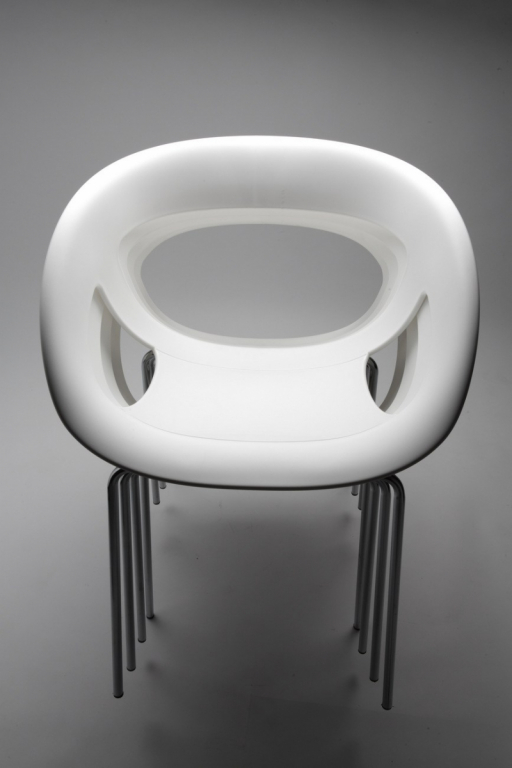 Кресло пластиковое Moema 69 тортора