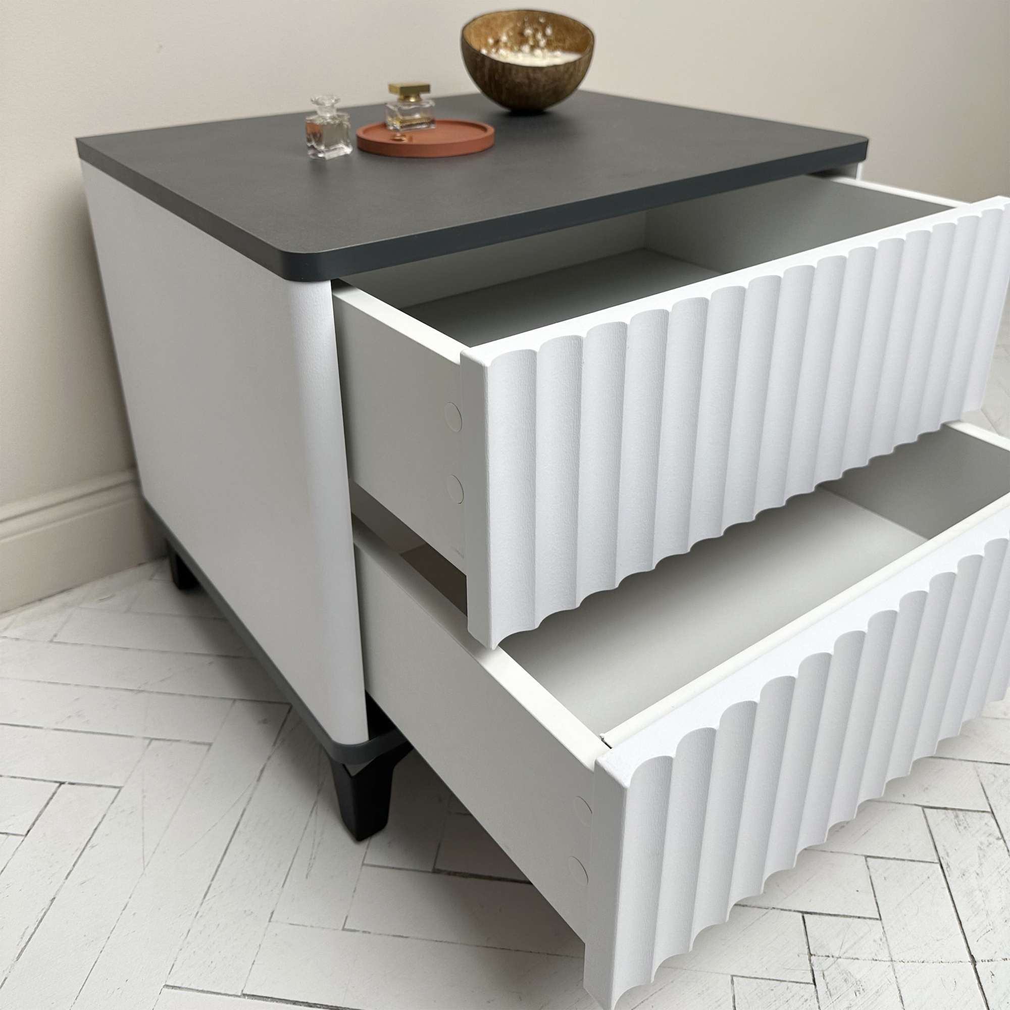 Стол-консоль Royal-5003, белый + металл бруклин, мдф пленочный + лдсп