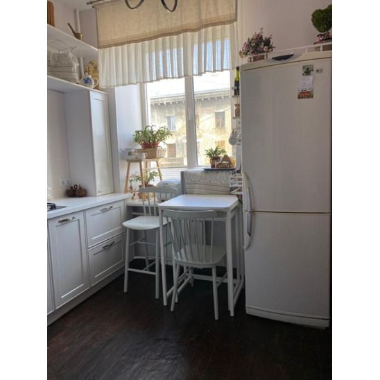 Стул Такер полубарный, светло-серый деревянный