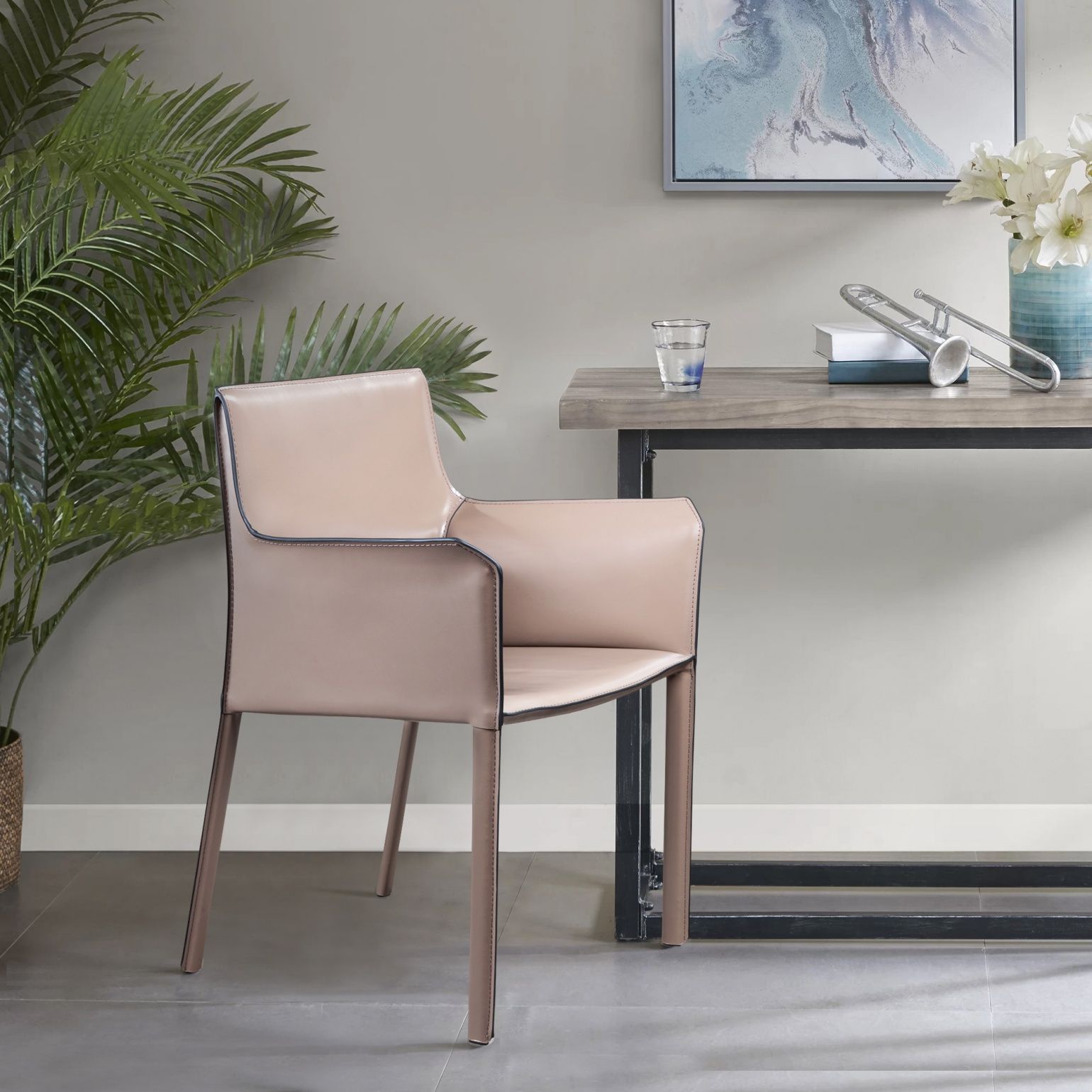 Стул с подлокотниками Барри, кожа капучино