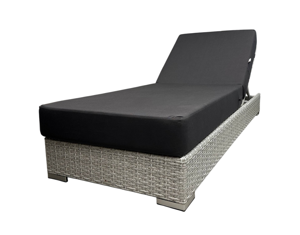 Шезлонг-лежак плетеный с матрасом Mantera белый люкс, серый
