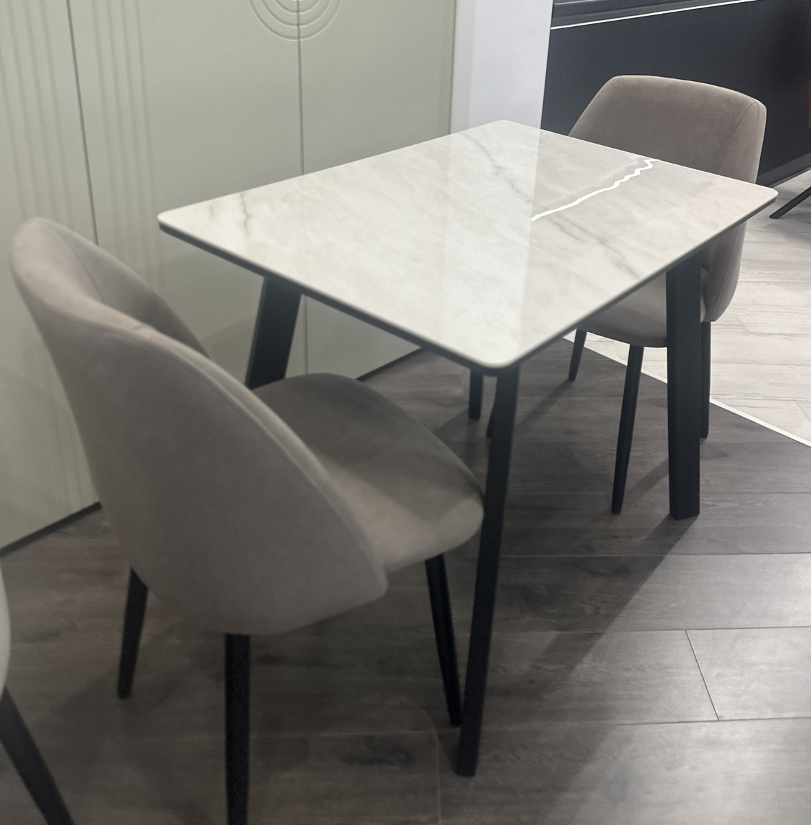 Стол ТИК ТАК 120 цвет ОНИКС, керамика / Черный каркас