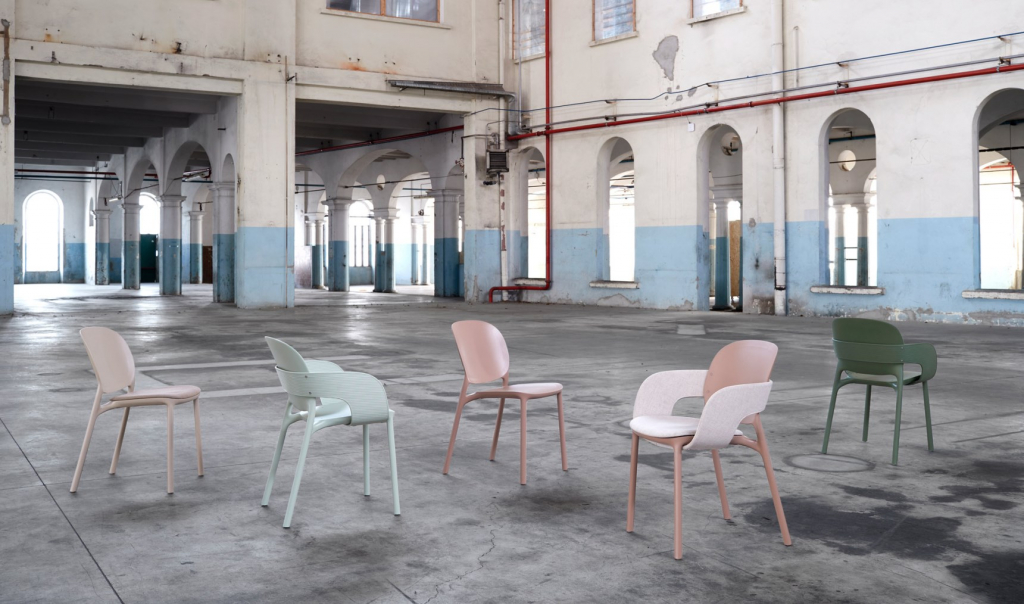 Стул пластиковый Hug Go Green антрацит