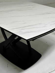 Стол ФОГГИЯ (FOGGIA) 140 цвет KL-99 Белый мрамор матовый, итальянская керамика/ ЧЕРНЫЙ, ®DISAUR