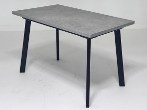 Стол КАНЗАС 120 БЕТОН ЧИКАГО св.серый / Черный каркас