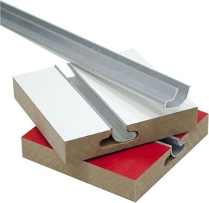 ALN-24/1 Вставка алюминиевая защелкивающаяся, L=2,4 м