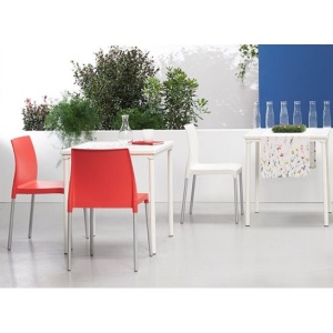 Стул пластиковый Chloe Chair Mon Amour, красный