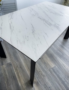 Стол КРЕМОНА (CREMONA) 180 цвет KL-99 Белый мрамор матовый, итальянская керамика / ЧЕРНЫЙс, ®DISAUR