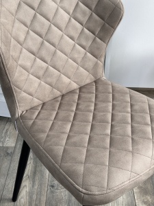 Стул МОНРО, цвет CYPRUS-03 ЛАТТЕ, искусственная замша / черный каркас