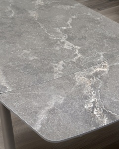 Стол РИВОЛИ (RIVOLI) 140 цвет ЛАТТЕ МАТОВЫЙ (MATT LATTE STONE SOLID CERAMIC) / ТАУПЕ, ®DISAUR