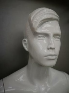 N-22 Манекен мужской глянцевый, с имитацией лица и прически, ПНД 194/96/71/94