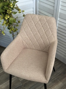 Стул NOVARA Barrel-09 Бежевый, ткань / черный каркас / Товарный знак DISAUR